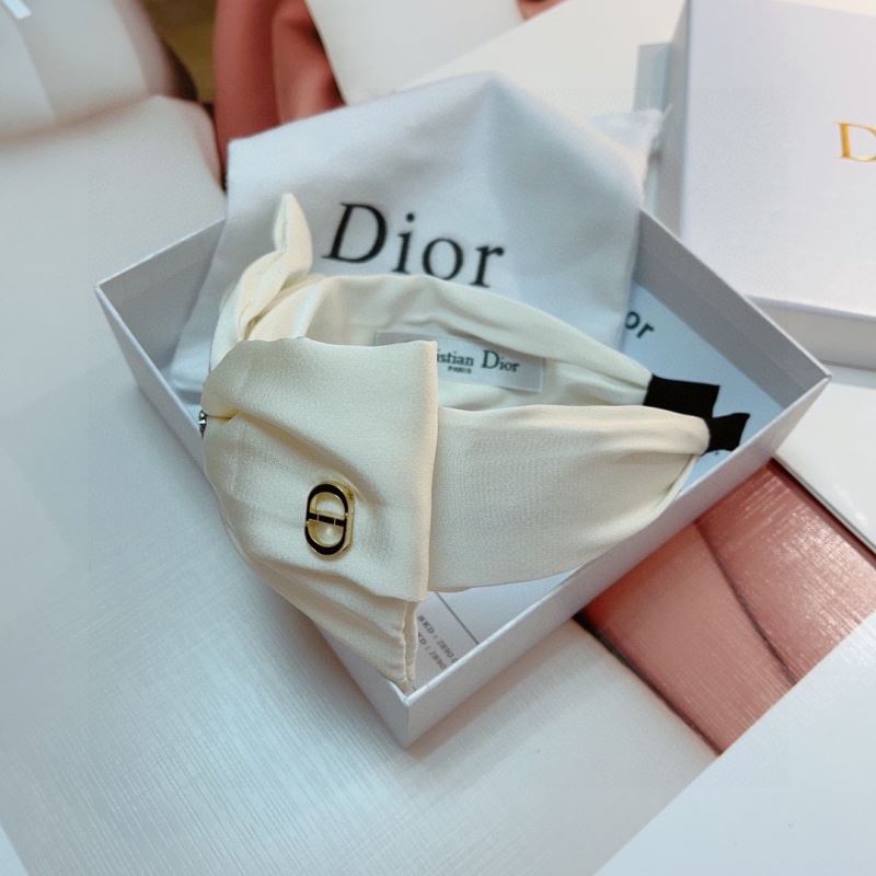 CHRISTIAN DIOR